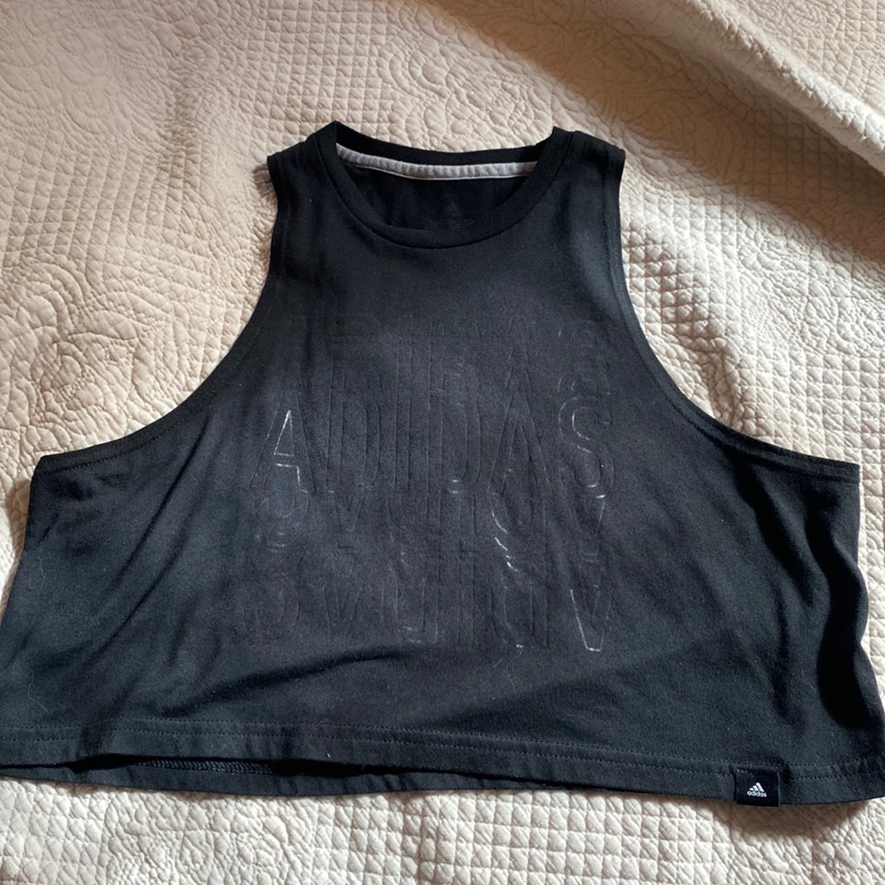 Cropped adidas muscle tee